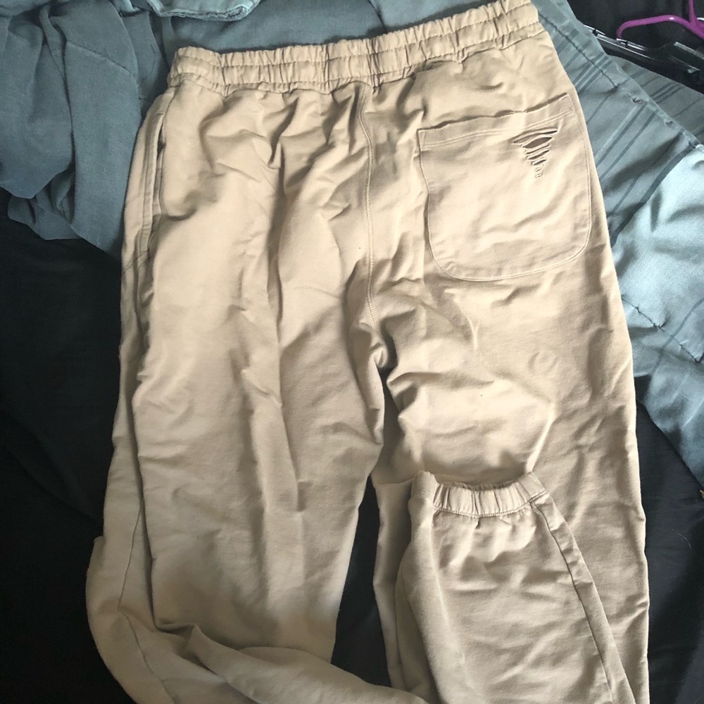 Lily and lottie Chelsea deboer distressed joggers. GUC